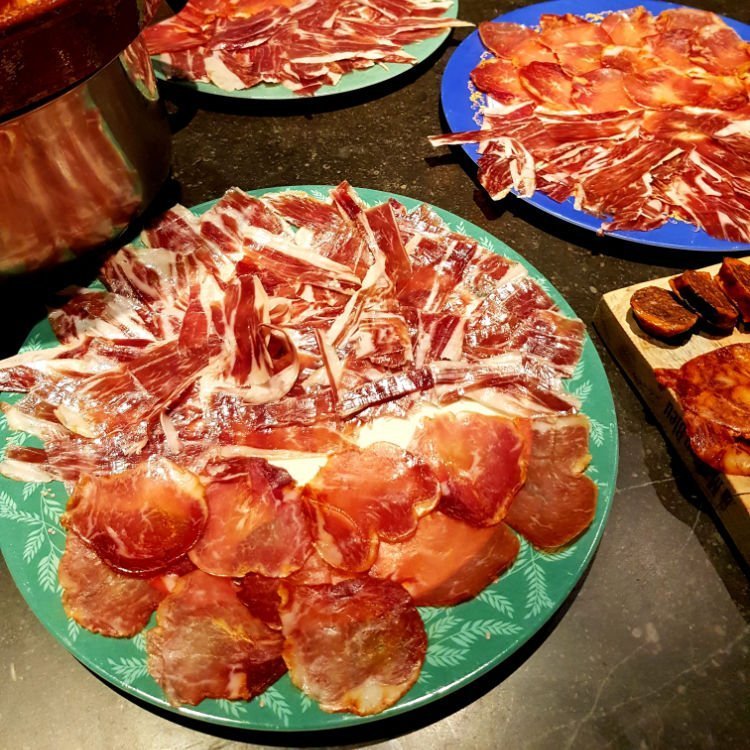 Spaanse ham tijdens Spaans Weekend Catharina Española